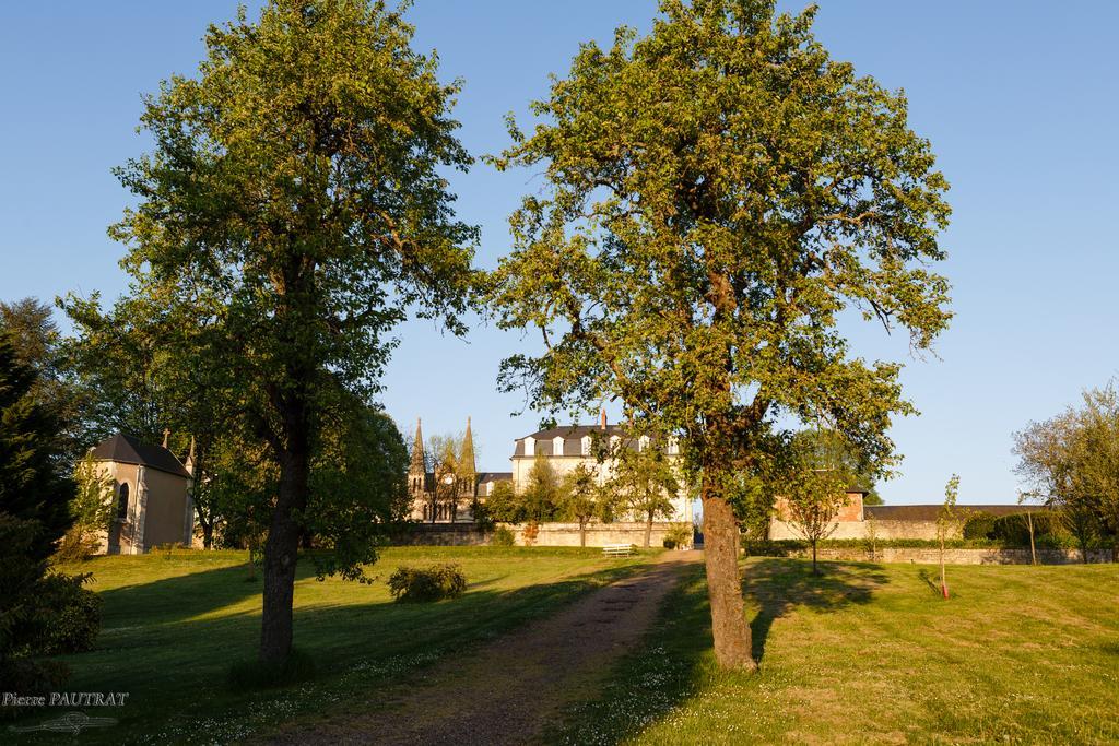 Espace Bernadette Soubirous Nevers Bed & Breakfast Exterior photo