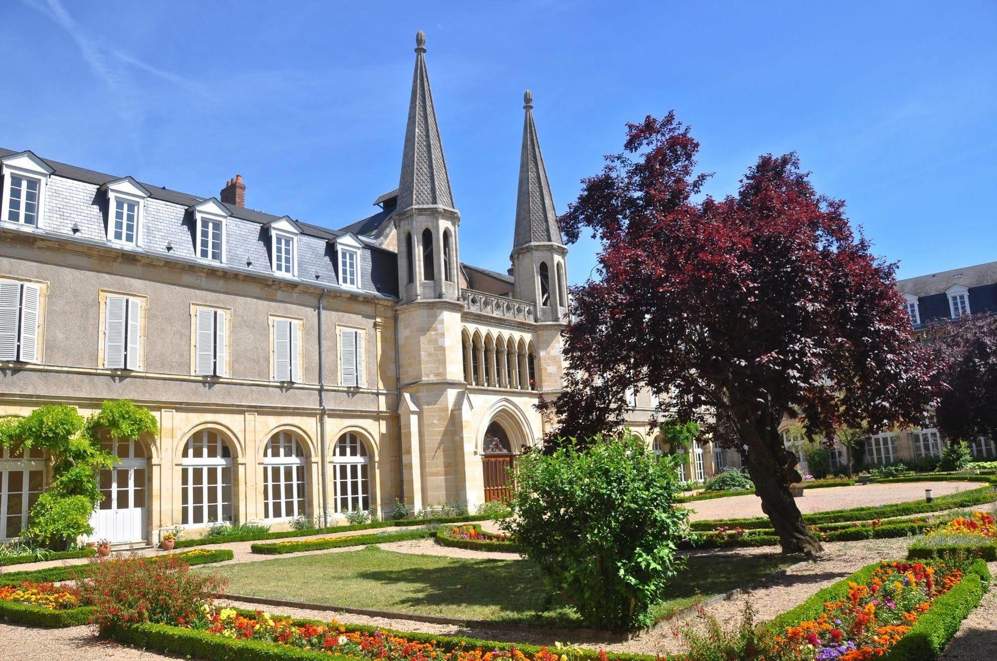 Espace Bernadette Soubirous Nevers Bed & Breakfast Exterior photo