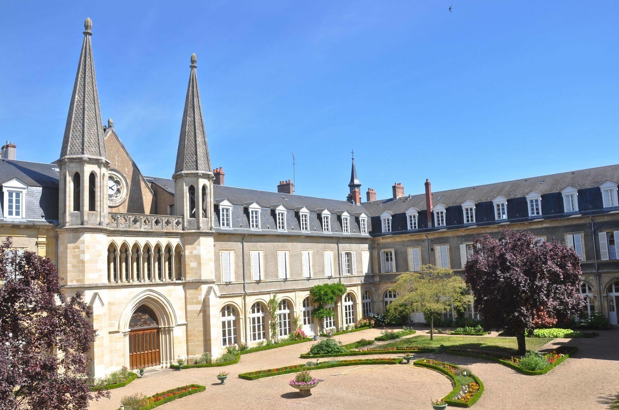 Espace Bernadette Soubirous Nevers Bed & Breakfast Exterior photo